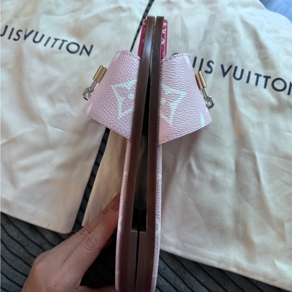 EUC💕100% AUTHENTIC LV SANDALS💕RARE & GORGEOUS - Picture 10 of 16